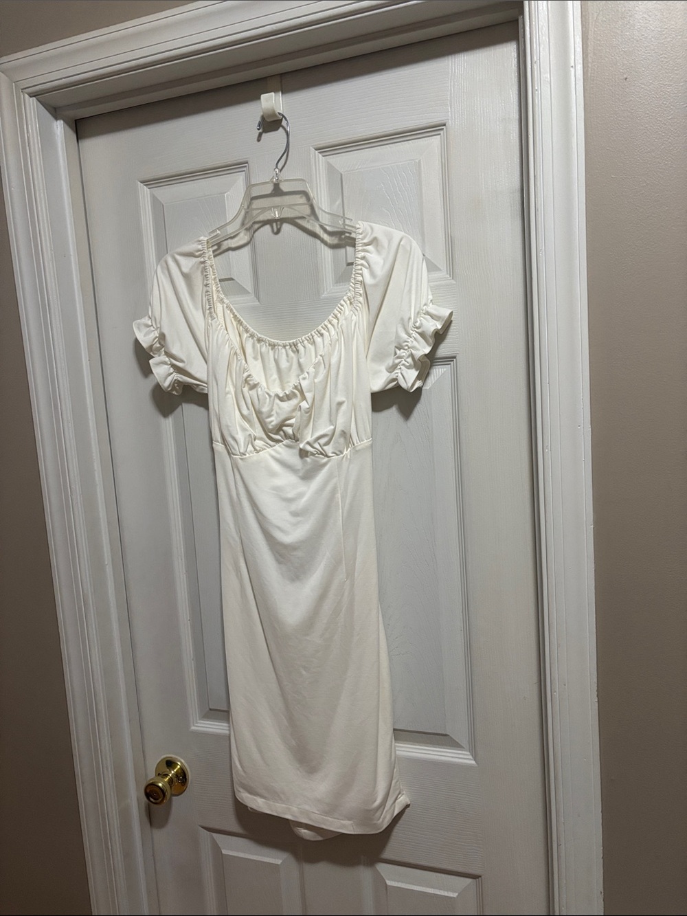 Main Strip Ivory Ruched Bust Short Sleeve Chemise